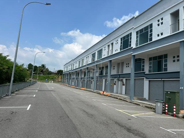 Freehold 2 Storey Shoplot at Pulau Sebang Tampin Nearby Bus Station 1