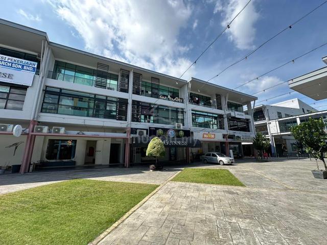The Lakefront 3 Storey Shop For Sale 1