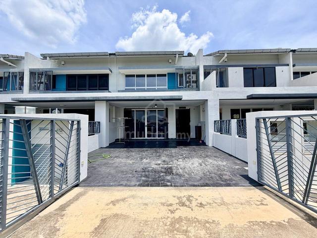 FACING LAKE+RENOVATED Terrace (type Arina) Serenia City, Sepang 1