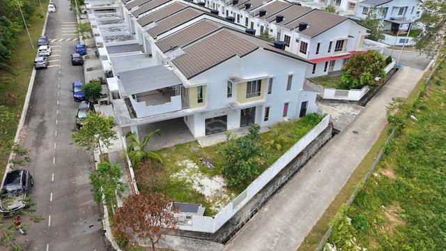 FACING OPEN + CORNER ! 2 Storey Terrace, Tiara Sendayan Presint 2 Labu 1