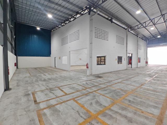 1.5 Storey Semi-D Factory For Rent 1.5层半独立式工厂出租 1