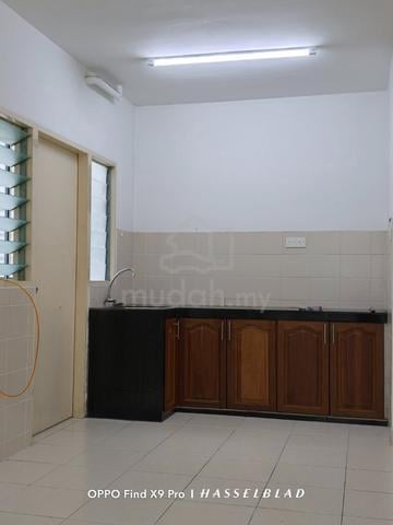 De Bayu Apartment 1