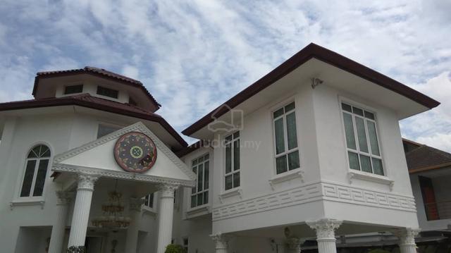 ITALIAN STYLE + POOL! 3 Storey Bungalow Seksyen 8, Shah Alam 1