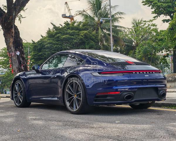 RED INTERIOR JPN SPEC 2023 Porsche 911 3.0 CARRERA - 3