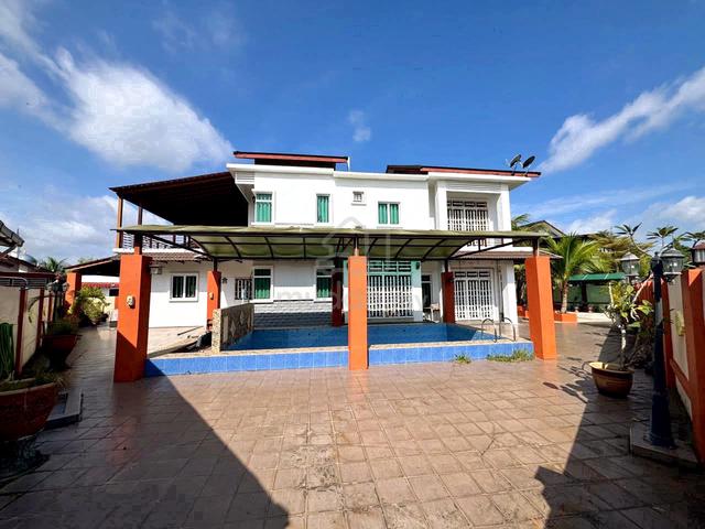 A biggest Land Size in Lakehomes with private swimming pool.😍😍 1