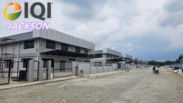 Brand New CCC Unit 1.5 Semi D Factory at Valdor Rent 1