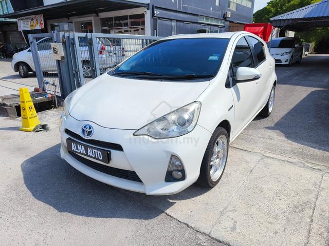 2012 Toyota PRIUS C 1.5 (HYBRID) (A) - 2