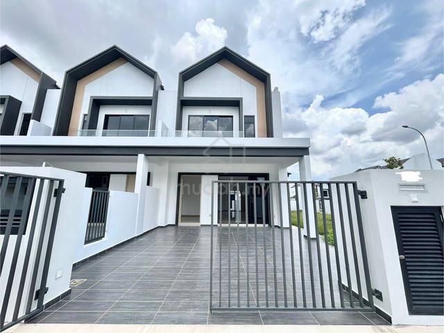 Brand New Bare Unit 2 Storey Corner Dato Onn Jalan Laman Permata 1