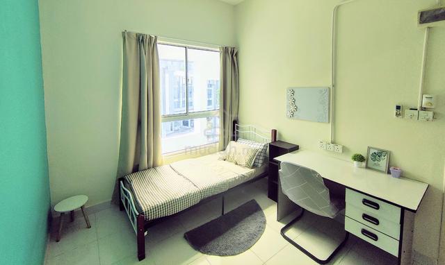 NO AGENT FEE FEMALE UNIT. 1 min to MMU , Tamarind Square Cyberjaya. 2