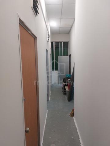 Forigners room for rent 1