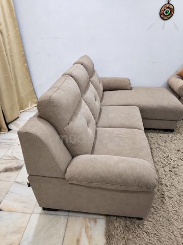 Sofa L berwarna neutral - photo 2 of 2