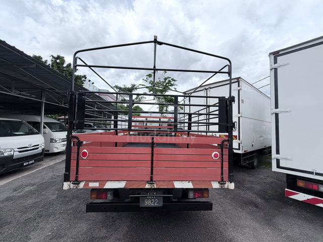 Hino XZU710R cargo 14.5ft 2017/2017 - photo 3 of 6