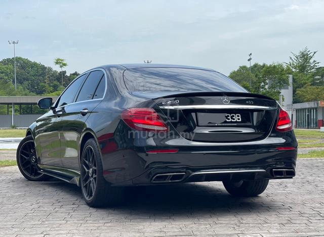 P.SUNROOF 2017 Mercedes Benz E250 2.0 AMG (A) - 2
