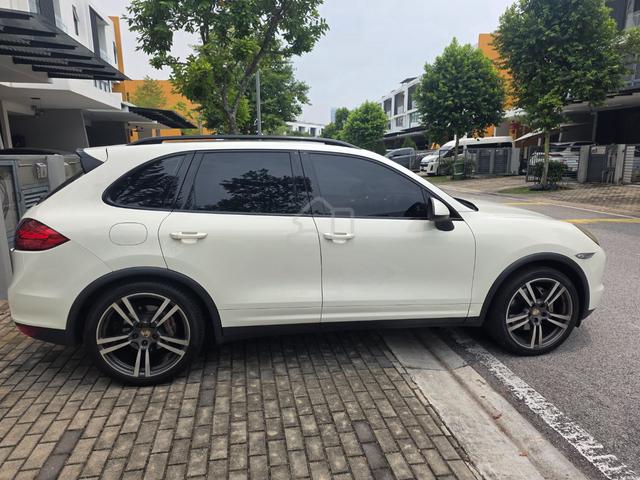 2011 Porsche CAYENNE 3.0 S HYBRID 958 (A) - 3