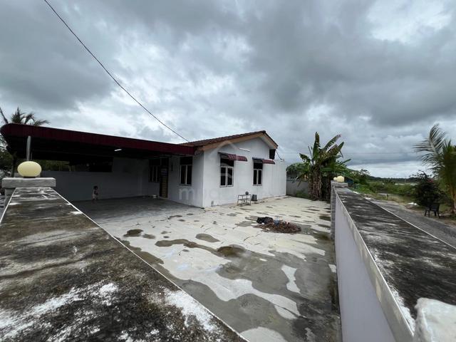 Freehold Single Storey Corner Lot @ Padang Serai 1