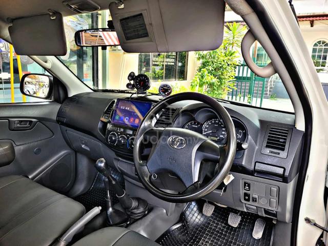 2015 Toyota HILUX 2.5 VNT SINGLE CAB FULLY LOADED - 4