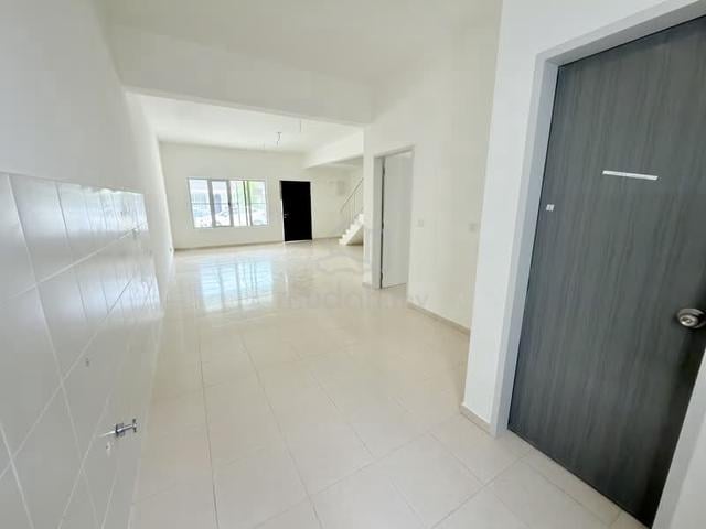 RUMAH FULLY EXTENDE, M Senyumia,Bandar Baru Salak Tinggi Sepang KLIA 1