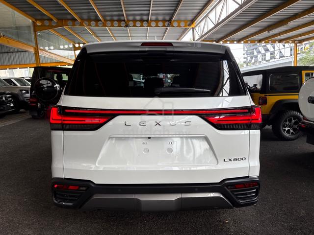 2022 Lexus LX 600 3.5 (A) P - 4