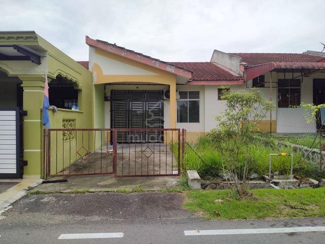 Rumah Teres Setingkat Taman Anggerik, Bandar Tenggara, Johor 1