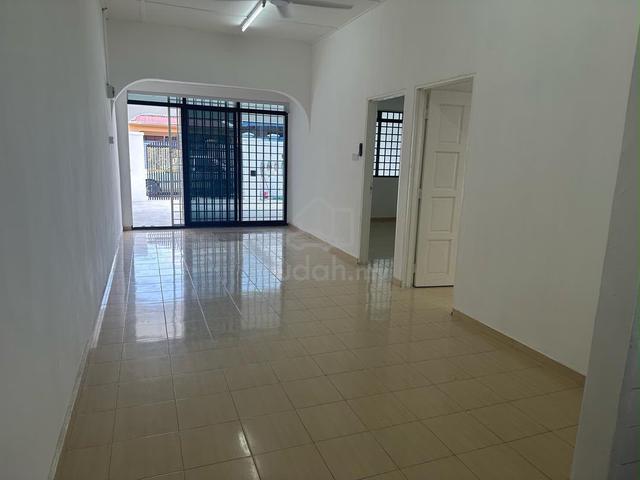 Taman Universiti Single Storey House For Sale Full Loan 1