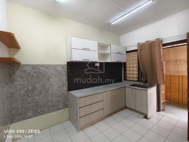 Facing Open 2 Storey Pinggiran Putra Permai MRT Equine Seri Kembangan 1