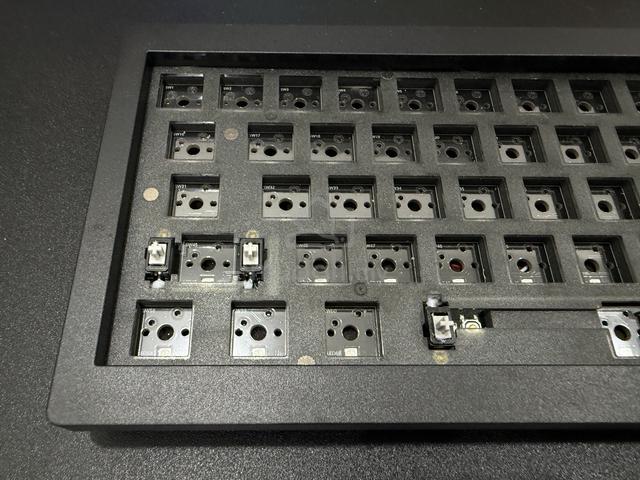 Keychron V2 Max 65% Barebone Mechanical Keyboard - photo 2 of 3