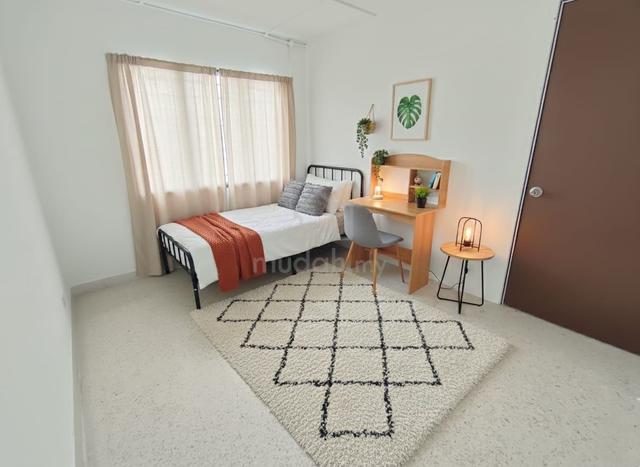 Bilik Sewa Setapak (Medium Room) 1