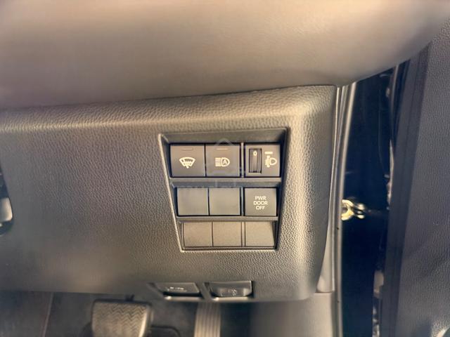 2022 Toyota NOAH 2.0 SG MZRA90W (A) - 5