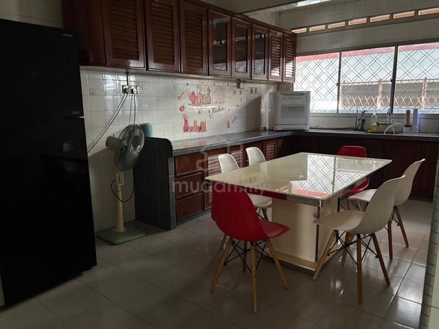 Farlim 2-Semi-Detached Bu-3000sf Renovated 3-Bedrooms Well Maintained 1
