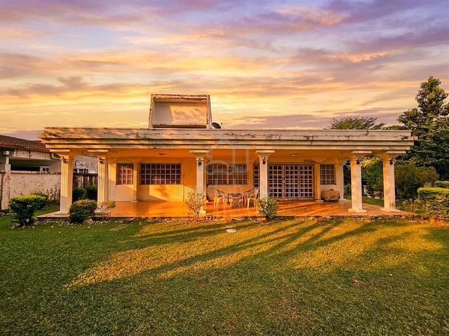 Corner Lot Bungalow with a Spacious Land in Seksyen 16, Petaling Jaya 1