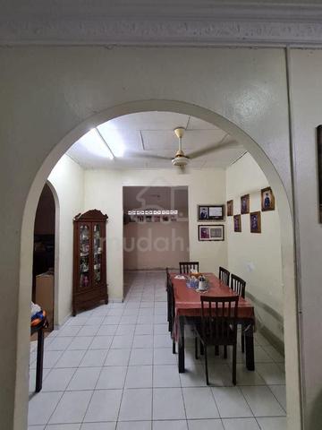 Renovated single storey semi detached taman panchor jaya paroi 5
