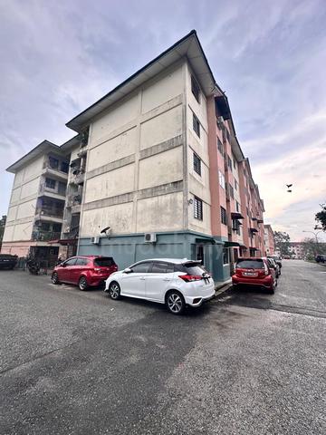 Rumah Pangsa College Heights Pajam 1