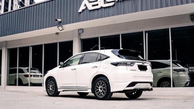 Toyota HARRIER 2.0 PREMIUM P.TAILGATE S.ROOF 2015 - 2
