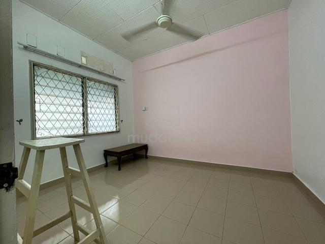 Island Glades, Greenlane rare single storey terrace, East facing 1