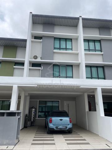 Never Occupy Before,3 Storey Townhouse,Moyan Square,Batu Kawa,Kuching 1