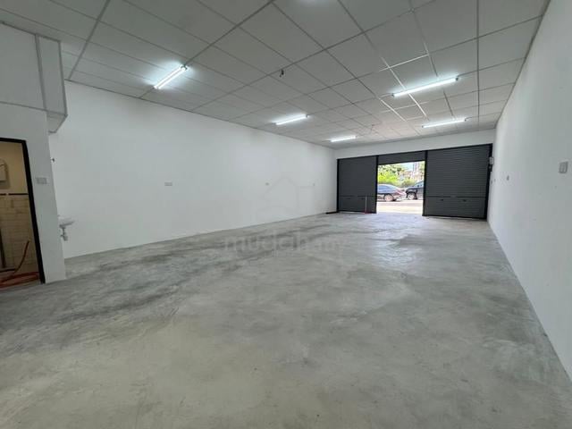 VALUABLE Anggerik ground floor shop Mokara Vanilla in Kota Kemuning 1