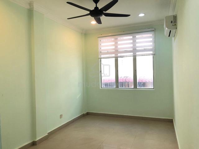 Landed room with Private Toilet (Prefer Chinese) 5