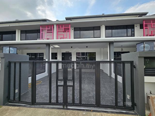 Bukit Raja Klang Lumira 2 Storey House 20x75 include security fees 1
