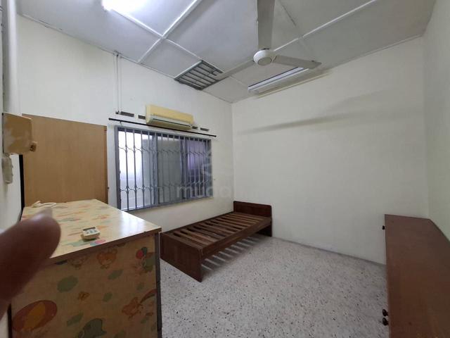 Taman Ungku Tun Aminah single storey for Rent 1