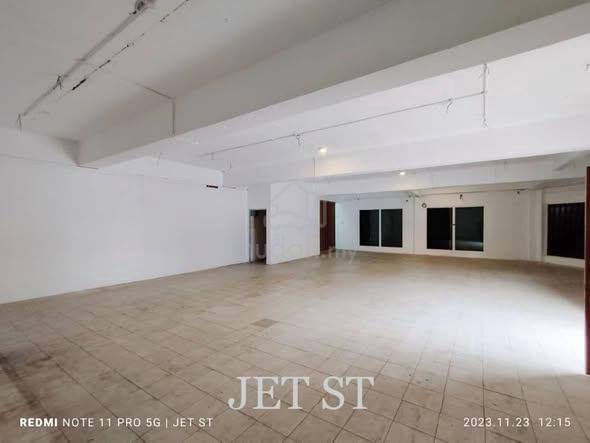 Klang Jaya Double Storey Corner Shoplot Big Corner Unit Ground Floor 1