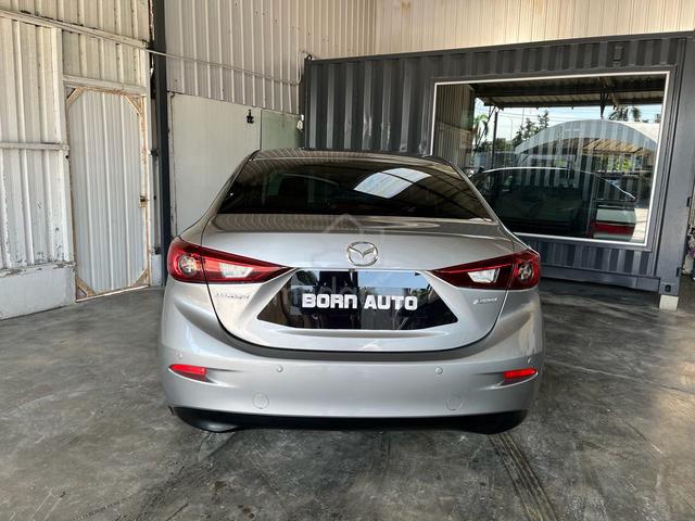 Mazda 3 2.0 SKYACTIV One Owner - 4