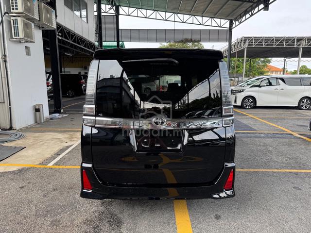 2021 Toyota VOXY 2.0 ZS KIRAMEKI III (A) - 5