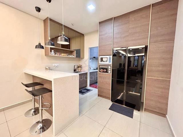 100% Loan, Reno Unit, 3 Storey 7room 7bath , Bangi Avenue , Seri Putra 1
