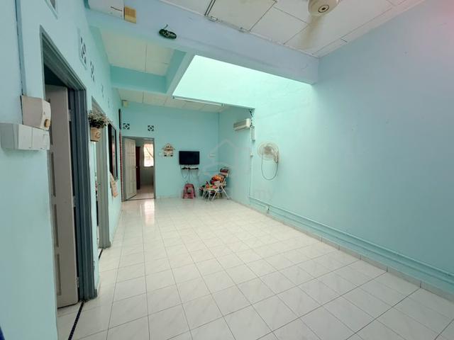 FREEHOLD! SPACIOUS EXTENDED Terrace @ Bukit Beruang 1