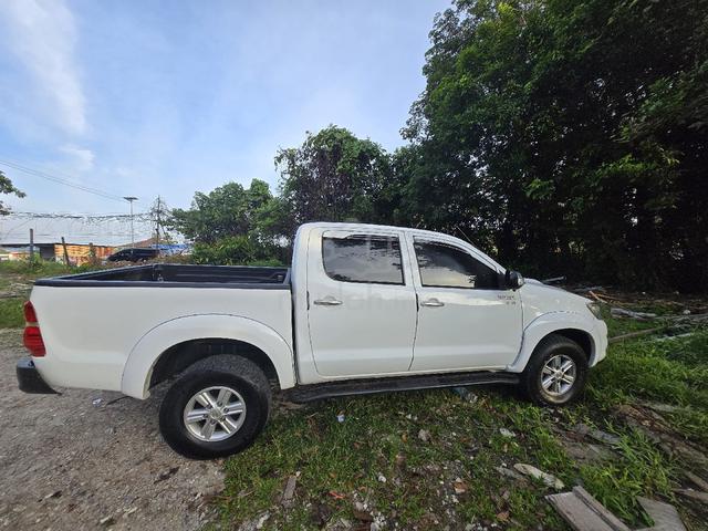 2013 Toyota HILUX 2.5 G VNT (A) - 4