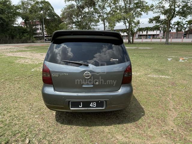 2011 Nissan GRAND LIVINA 1.6 PREMIUM/LUXURY (A) - 2