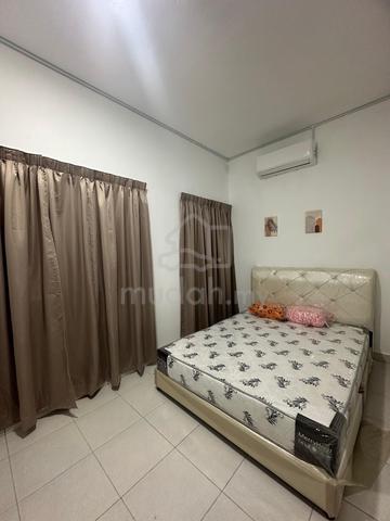 Bilik sewa wanita Nilai 1