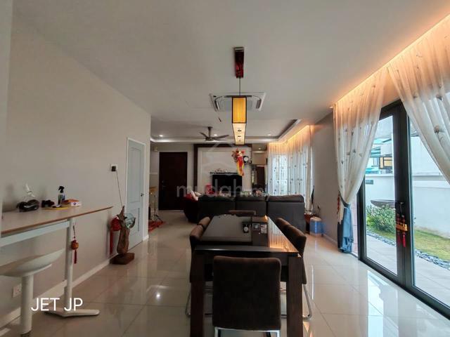 FULLY RENOVATED !! 34x75 4+1R4B Ambang Botanic 2 Double Storey End Lot 1