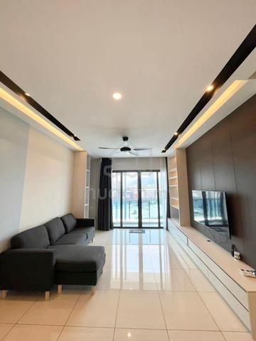 Queens Residences Q1 @ Queens Waterfront 1