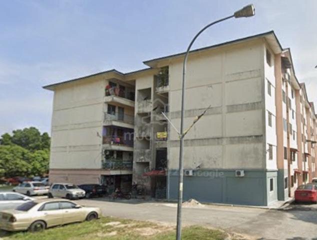 Rumah Pangsa College Heights Pajam 1